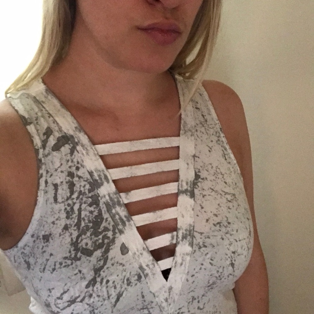 Marbled ladder cut out tank
